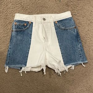 Levi’s two toned shorts